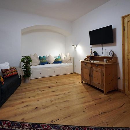 Altstadt Apartment Am Schergentor Халль в Триоле Экстерьер фото
